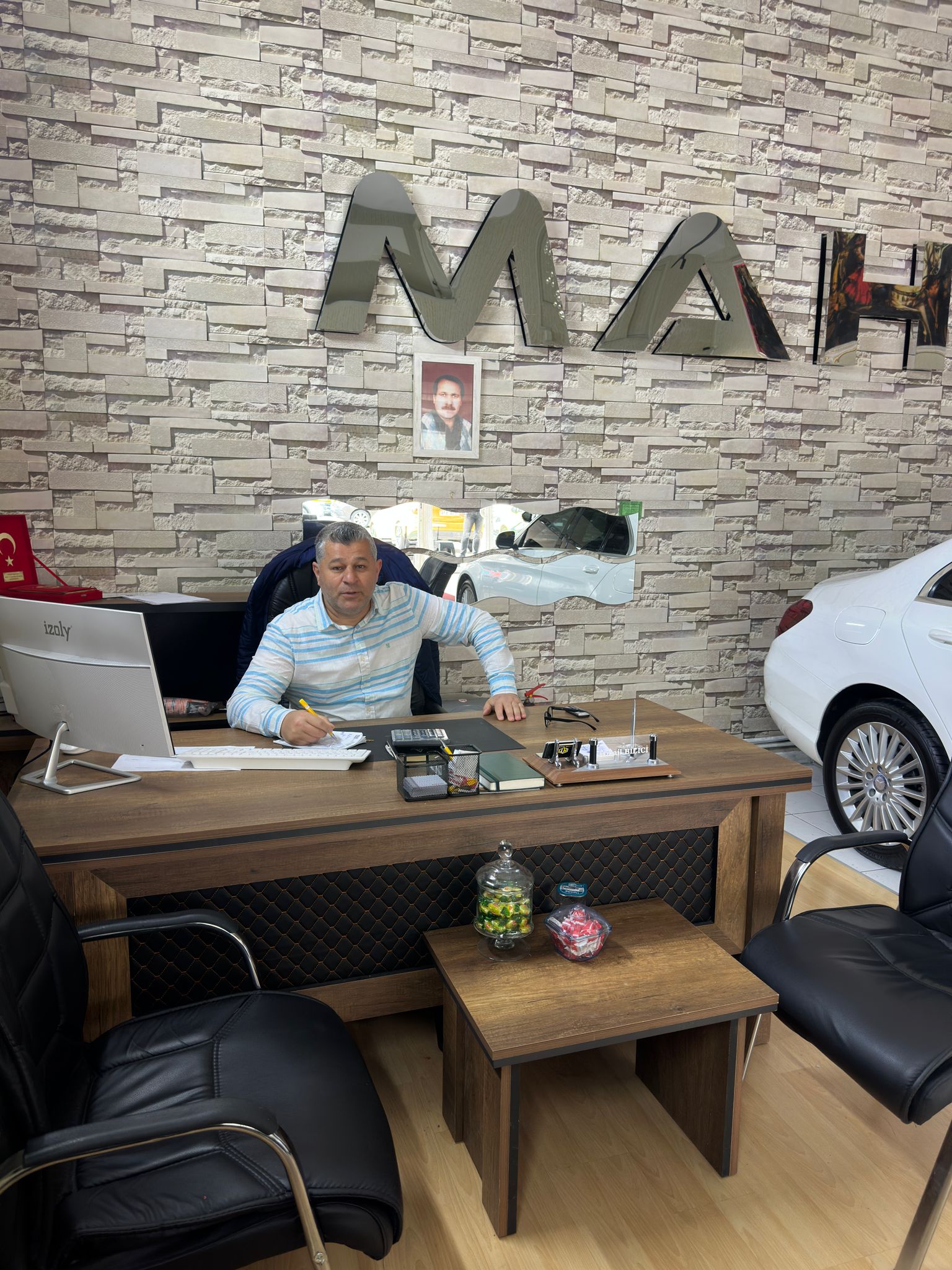 Mahir Ticaret Oto Center galerisi